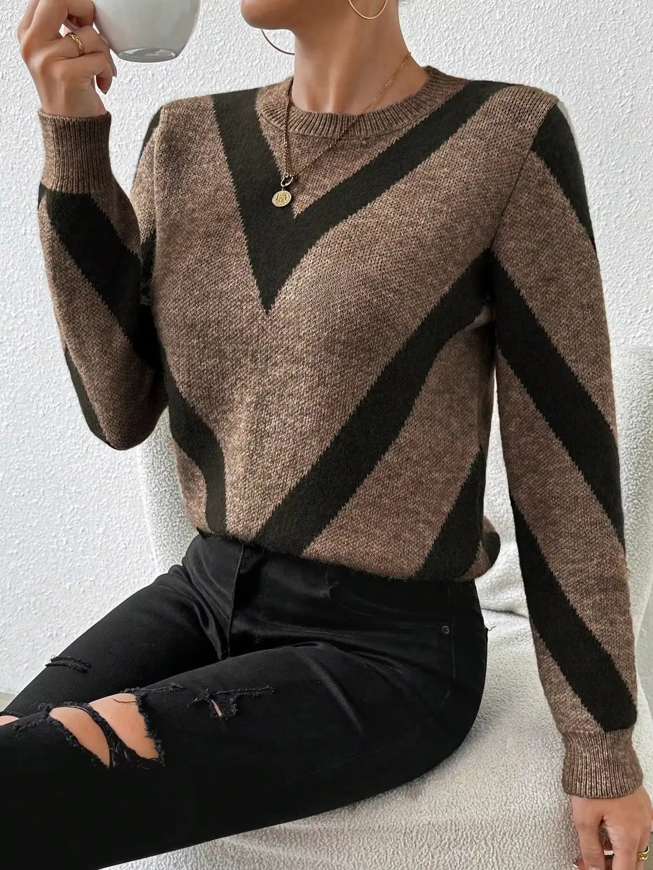 New autumn and winter geometric pattern round neck long sleeved knitted RosyasT